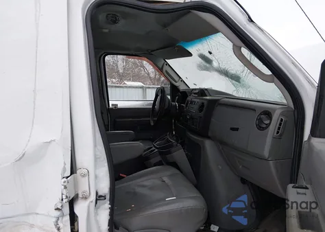 2011 Ford E-350 Super Duty Commercial z USA, uszkodzony, nr VIN 1FTSE3EL0BDB39166